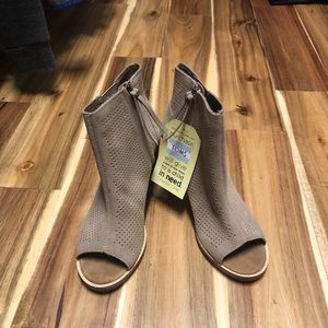 Toms booties